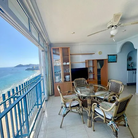 Las Palmeras Seafront Apartment Апартаменты *