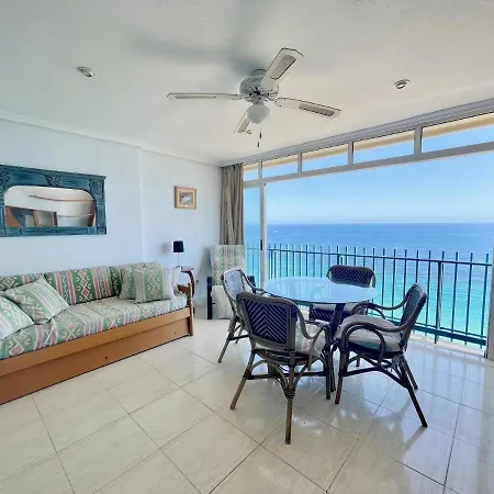 Las Palmeras Seafront Apartment Апартаменты