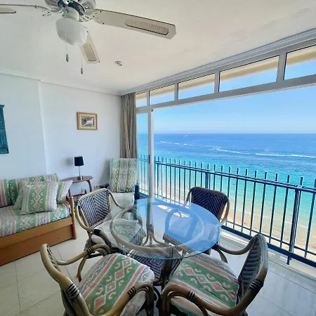 Las Palmeras Seafront Apartment